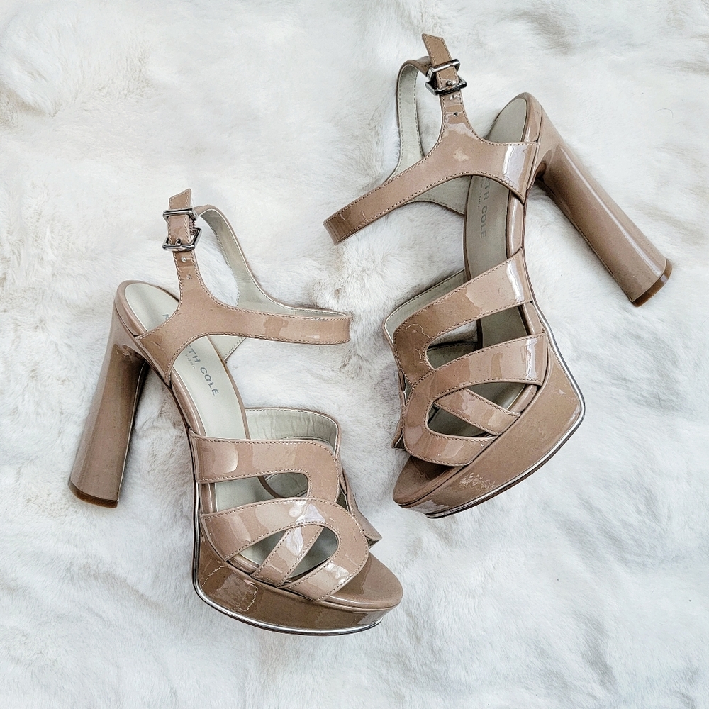 🕊️NEW Kenneth Cole Patent Leather Nude Heels size 8.5